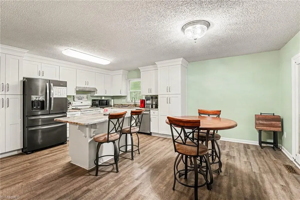 1848 Woodglo Drive Asheboro, NC 27205