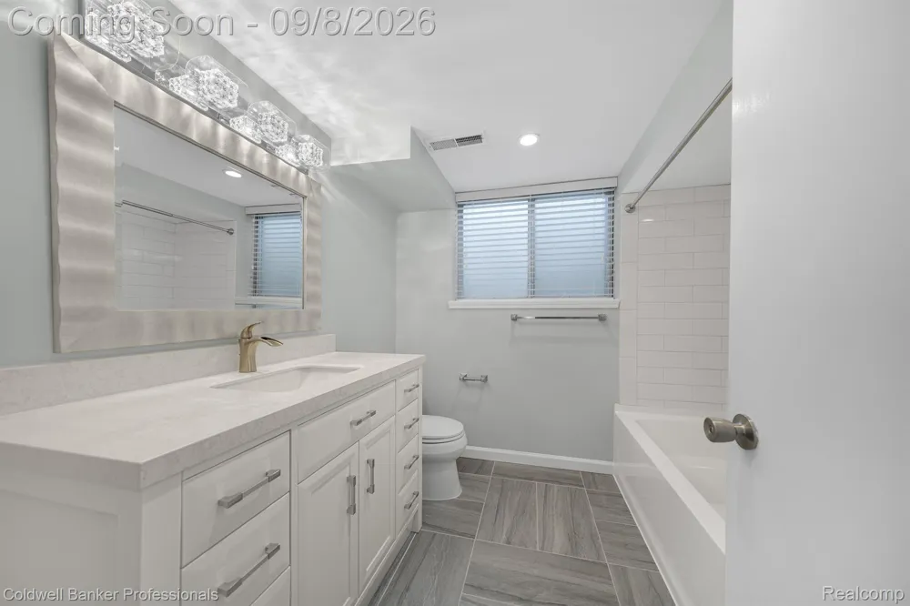4121 ECHO ROAD Bloomfield Charter Township, MI 48302