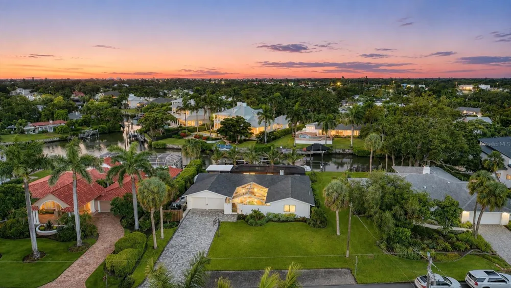 1761 SANDALWOOD DRIVE Sarasota, FL 34231