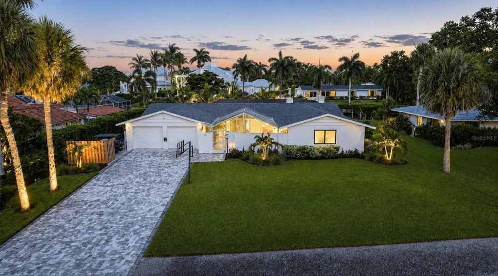 1761 SANDALWOOD DRIVE Sarasota, FL 34231