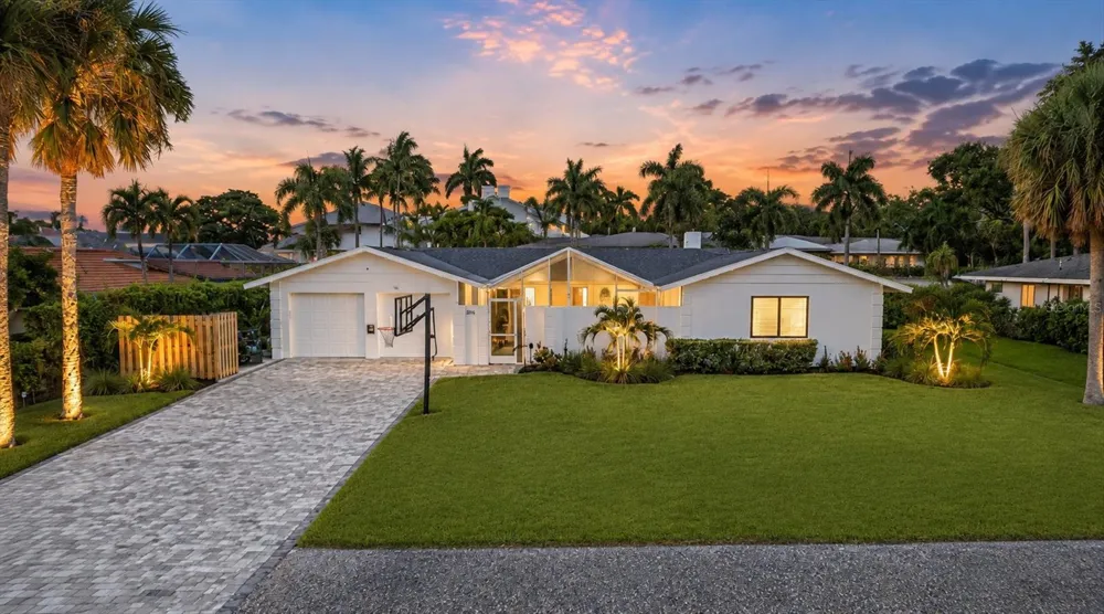 1761 SANDALWOOD DRIVE Sarasota, FL 34231