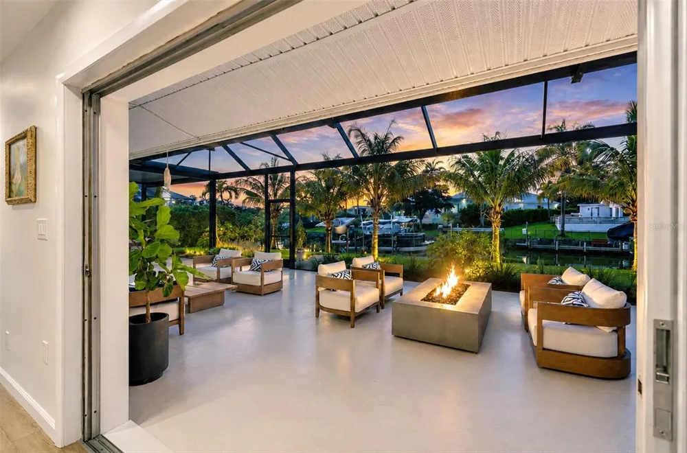 1761 SANDALWOOD DRIVE Sarasota, FL 34231