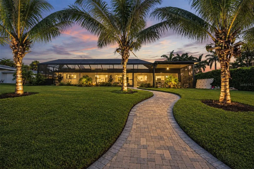 1761 SANDALWOOD DRIVE Sarasota, FL 34231