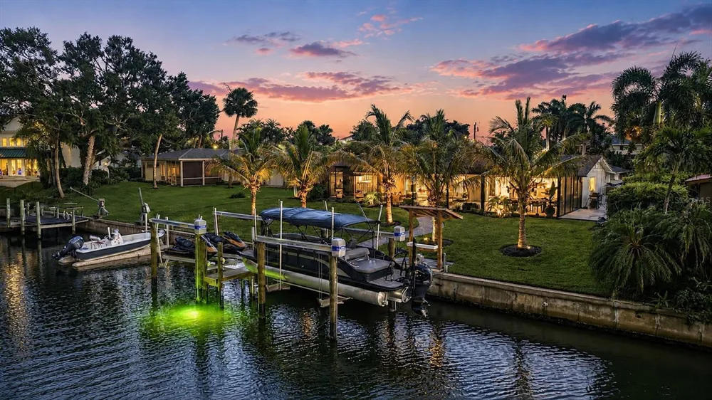 1761 SANDALWOOD DRIVE Sarasota, FL 34231