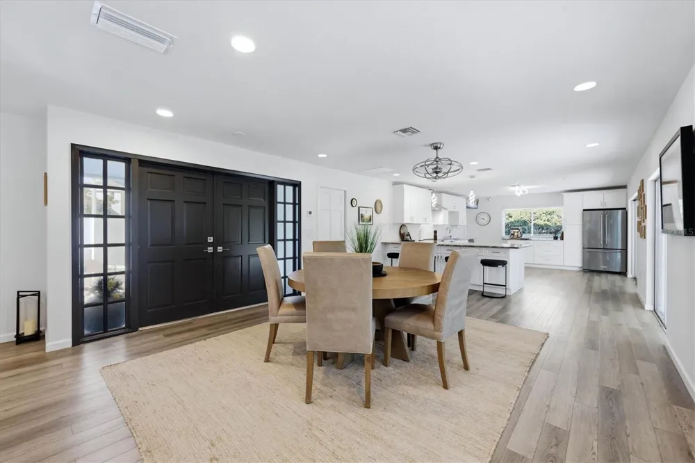 1761 SANDALWOOD DRIVE Sarasota, FL 34231