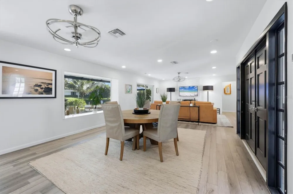 1761 SANDALWOOD DRIVE Sarasota, FL 34231