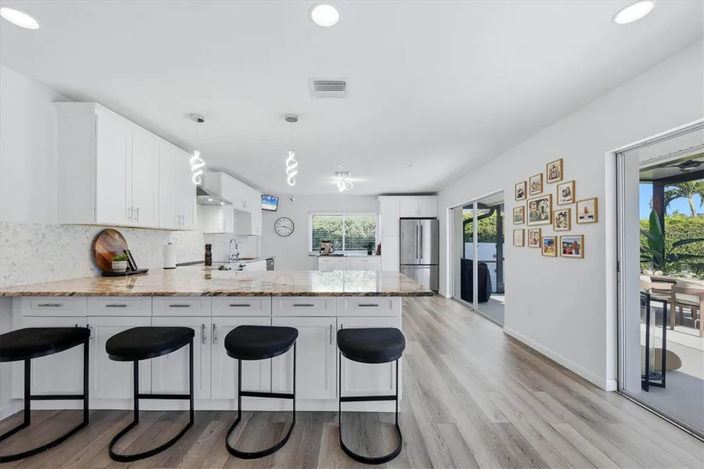 1761 SANDALWOOD DRIVE Sarasota, FL 34231