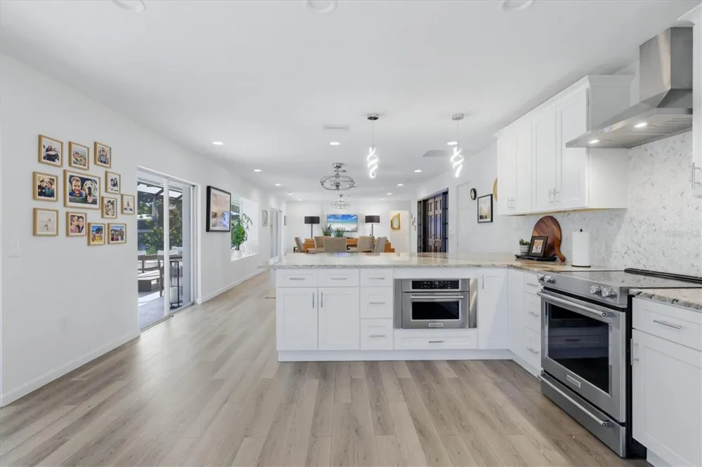 1761 SANDALWOOD DRIVE Sarasota, FL 34231