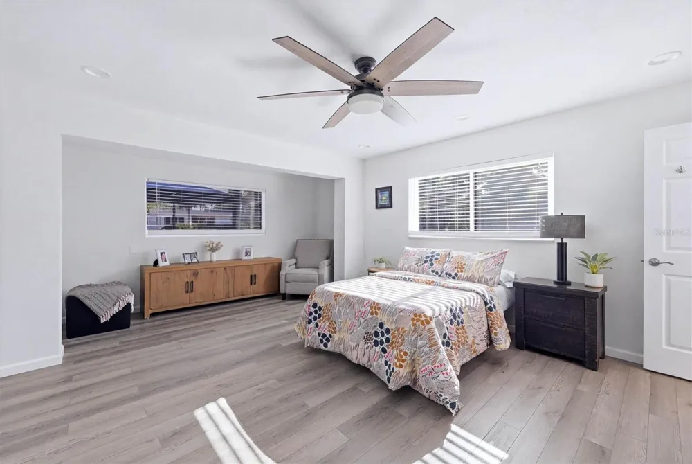 1761 SANDALWOOD DRIVE Sarasota, FL 34231