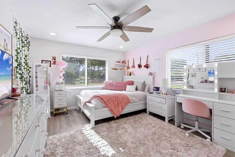 1761 SANDALWOOD DRIVE Sarasota, FL 34231