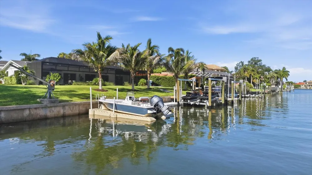 1761 SANDALWOOD DRIVE Sarasota, FL 34231