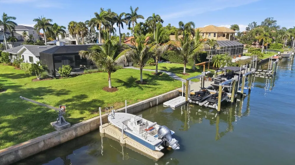 1761 SANDALWOOD DRIVE Sarasota, FL 34231
