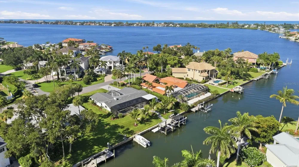 1761 SANDALWOOD DRIVE Sarasota, FL 34231