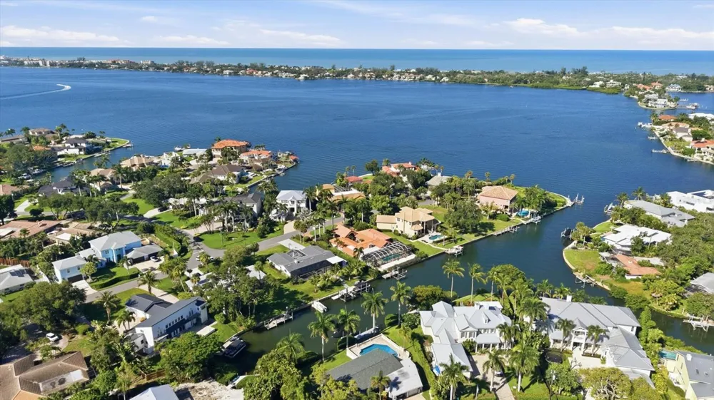 1761 SANDALWOOD DRIVE Sarasota, FL 34231