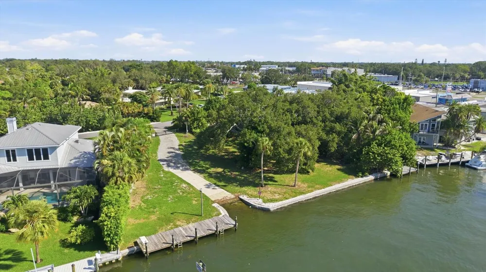 1761 SANDALWOOD DRIVE Sarasota, FL 34231