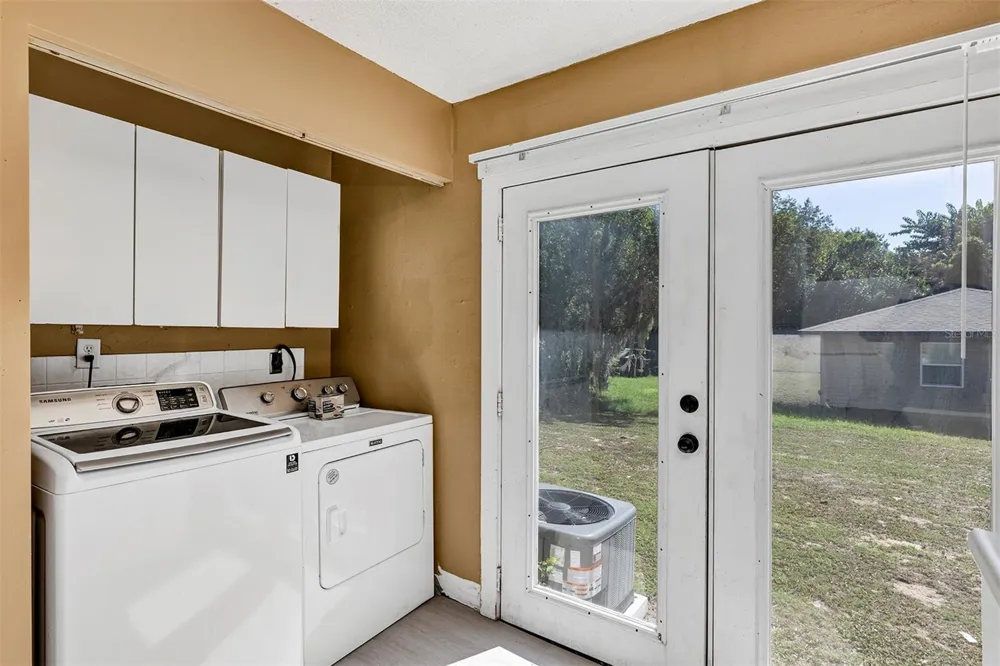 5879 NW 1ST STREET ocala, FL 34482