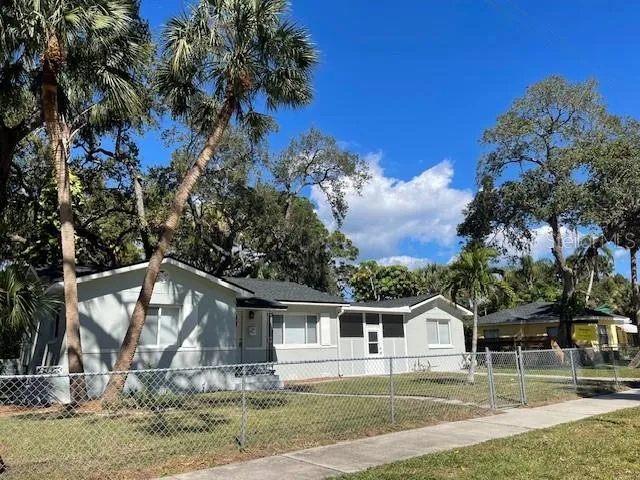 741 28TH AVENUE S St Petersburg, FL 33705