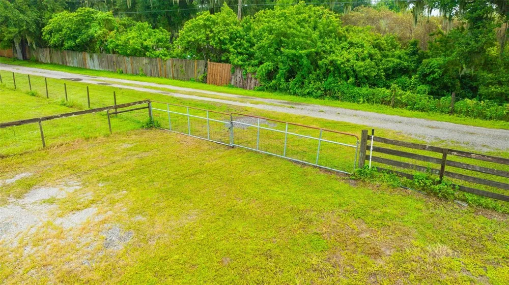 1810 BLAND WAY Dover, FL 33527