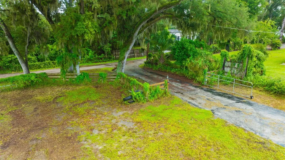 1810 BLAND WAY Dover, FL 33527