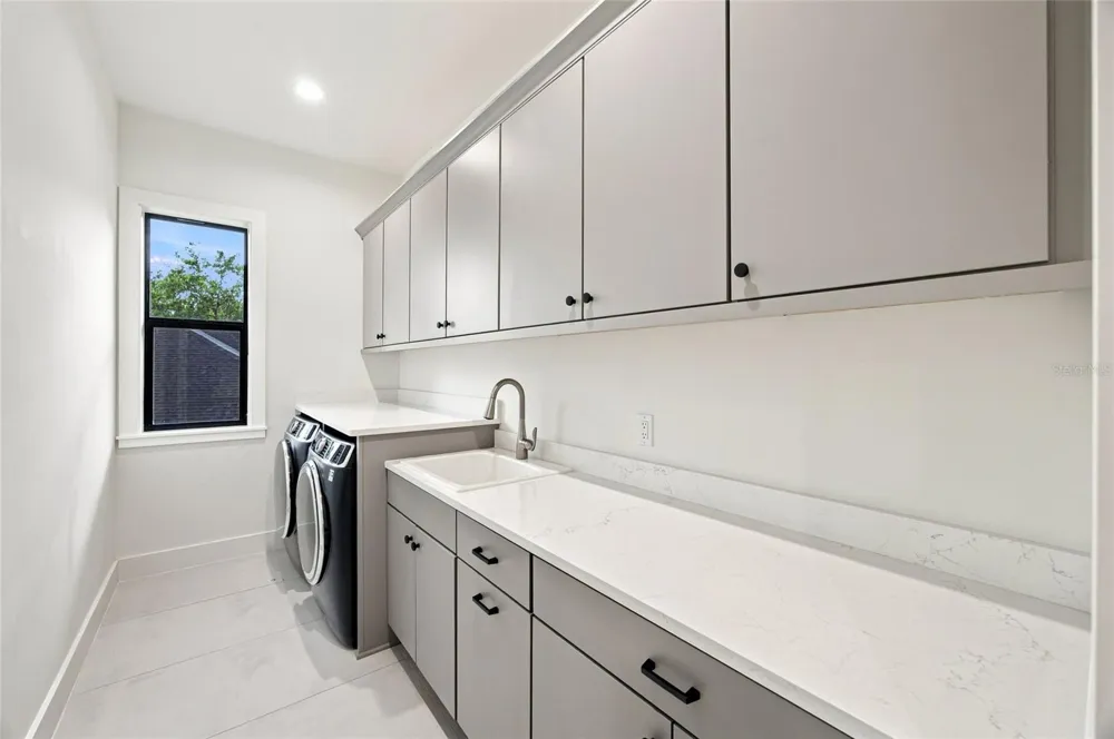 5104 W EVELYN DRIVE Tampa, FL 33609