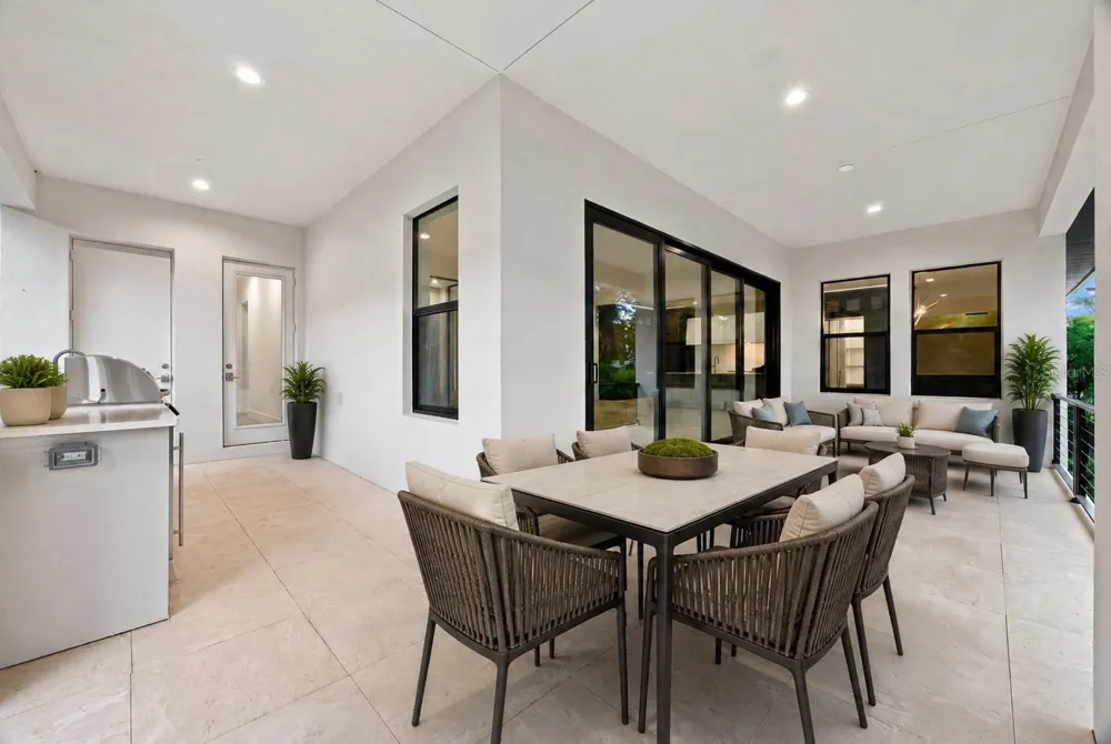 5104 W EVELYN DRIVE Tampa, FL 33609