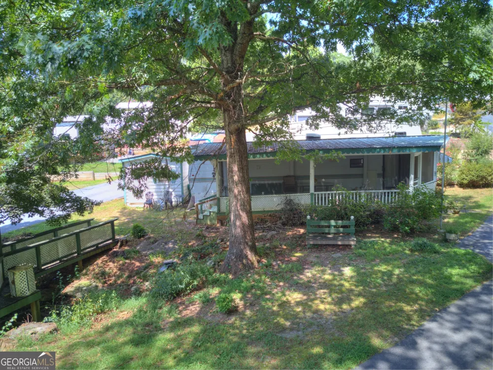 110 Holiday Loop Cleveland, GA 30528