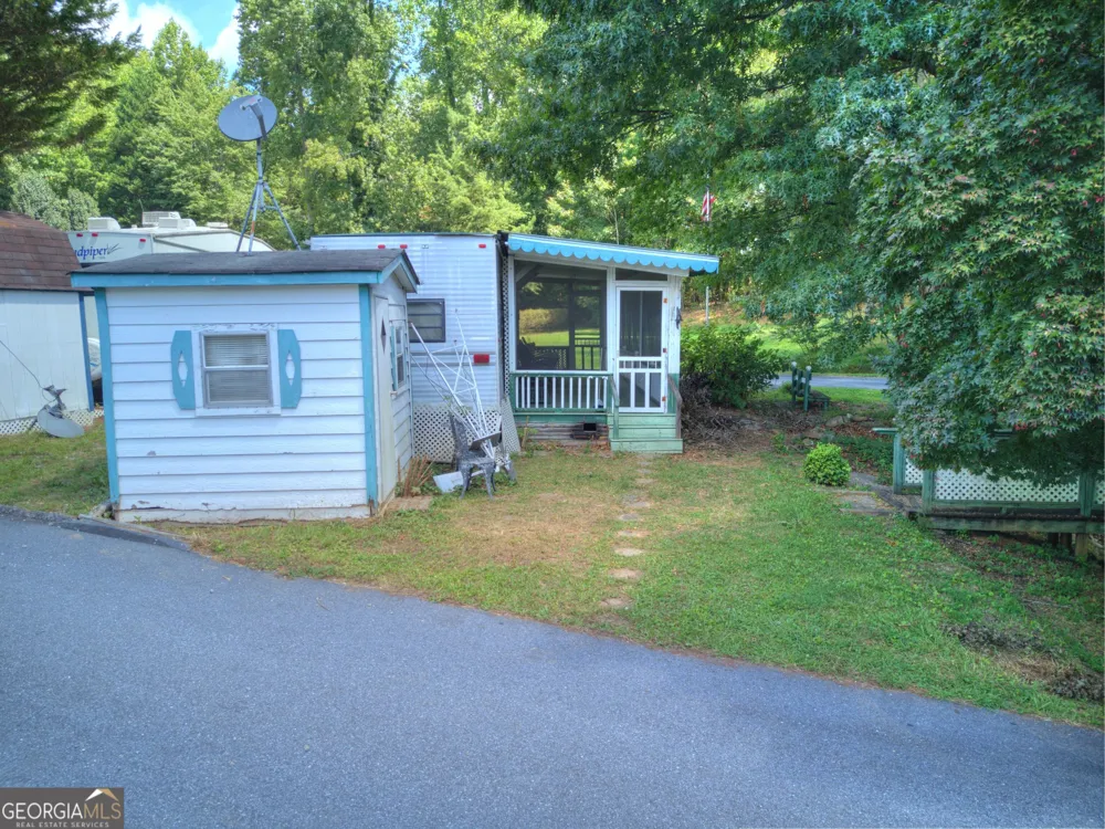 110 Holiday Loop Cleveland, GA 30528