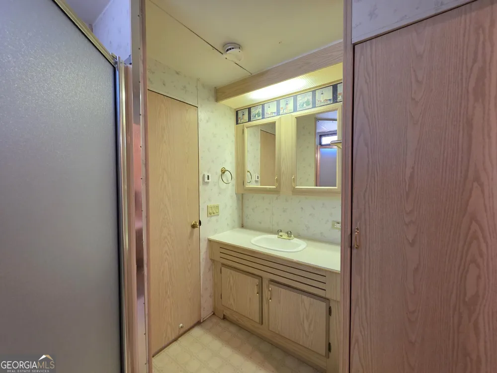 110 Holiday Loop Cleveland, GA 30528