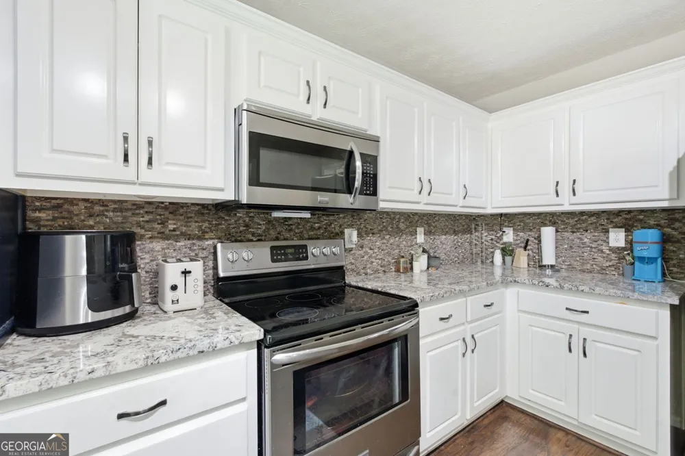 540 WINDERMERE DR DR Loganville, GA 30052