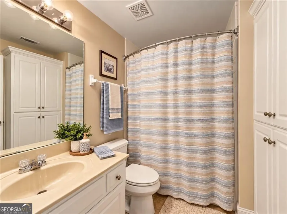 5717 Harmony Point DR Lilburn, GA 30047