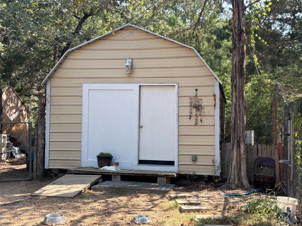 667 Paint Creek South Road Paige, TX 78659