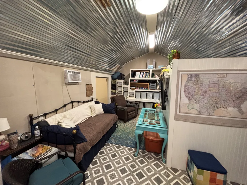 667 Paint Creek South Road Paige, TX 78659