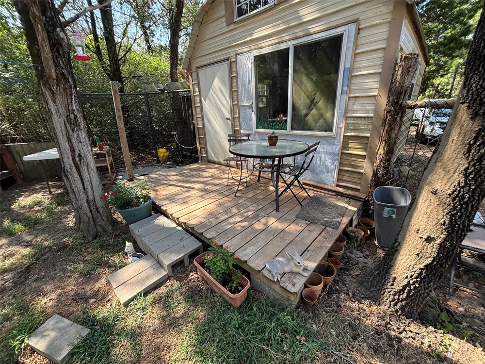 667 Paint Creek South Road Paige, TX 78659
