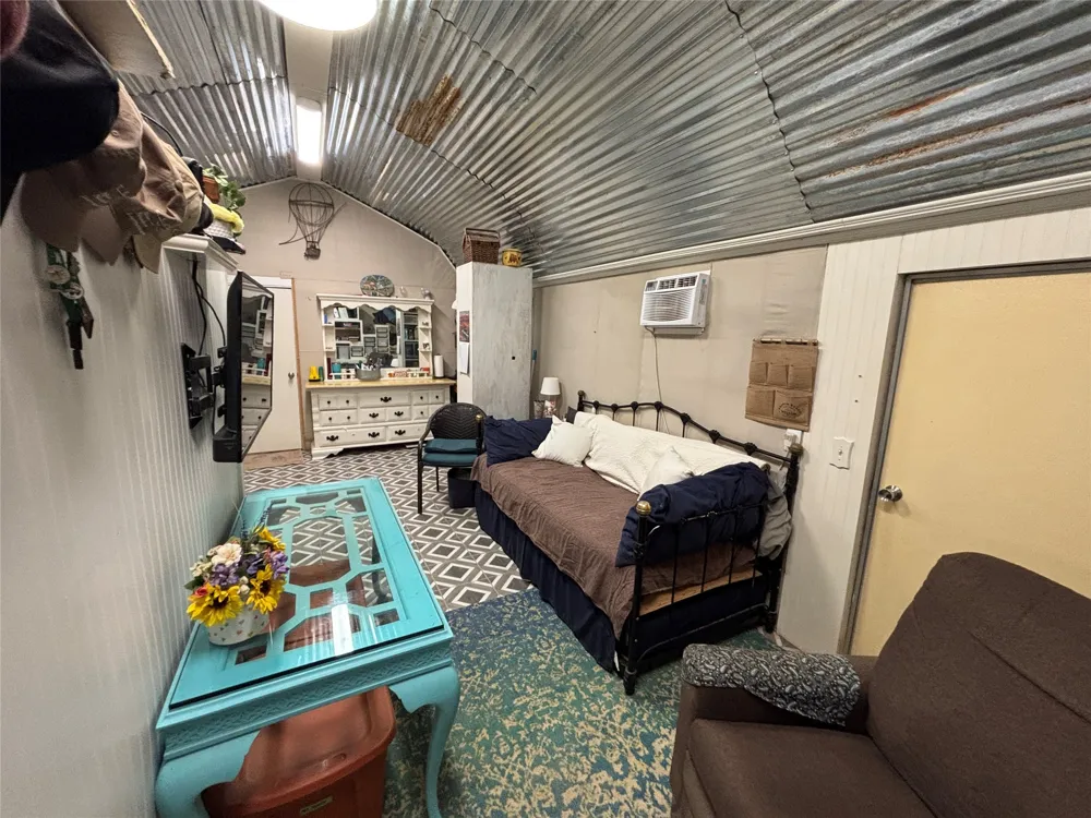667 Paint Creek South Road Paige, TX 78659
