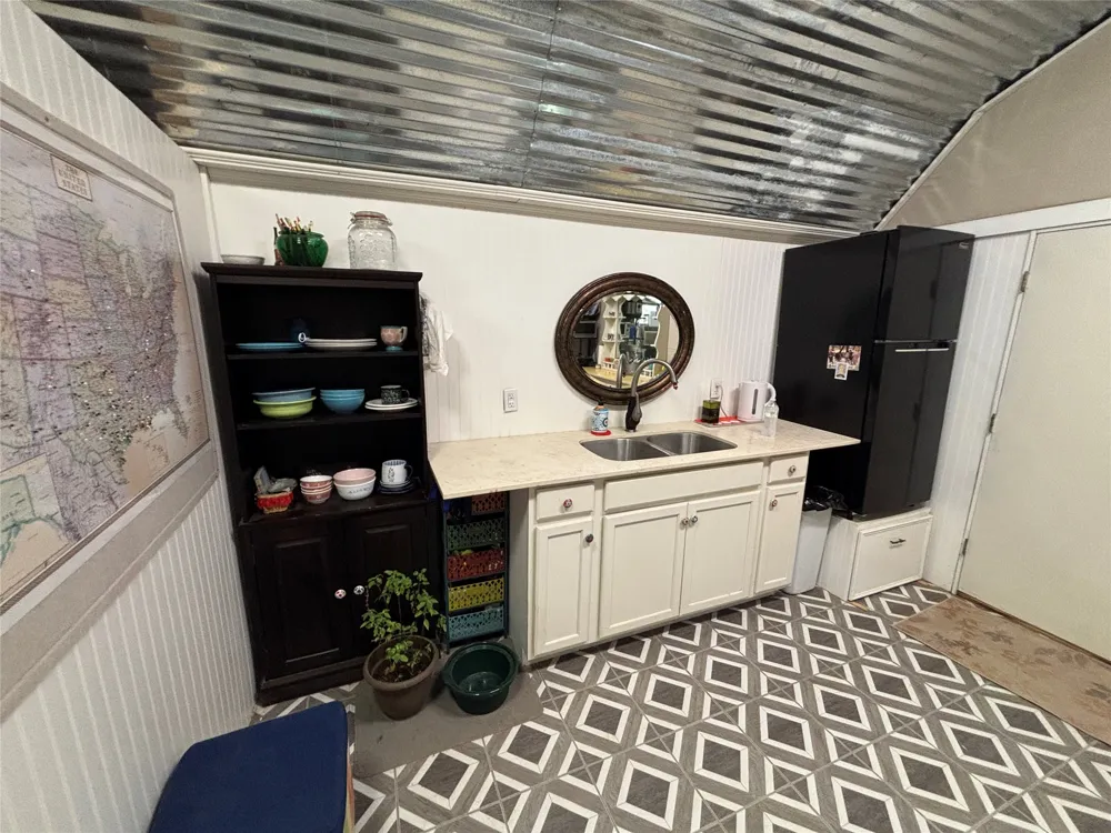 667 Paint Creek South Road Paige, TX 78659