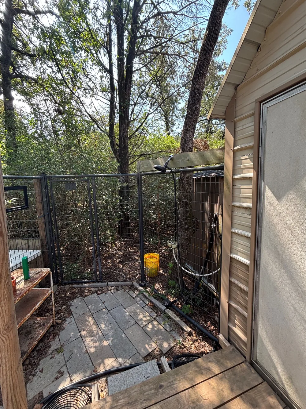 667 Paint Creek South Road Paige, TX 78659