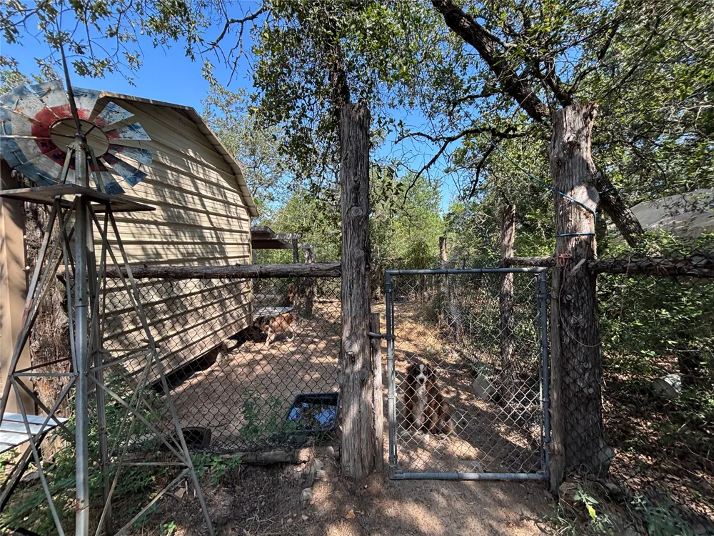 667 Paint Creek South Road Paige, TX 78659