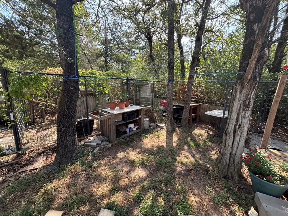 667 Paint Creek South Road Paige, TX 78659