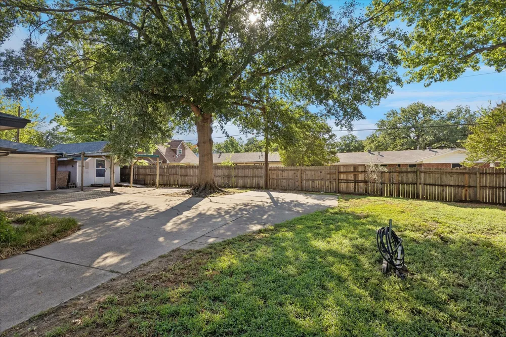 512 Brown Trail Court Hurst, TX 76053