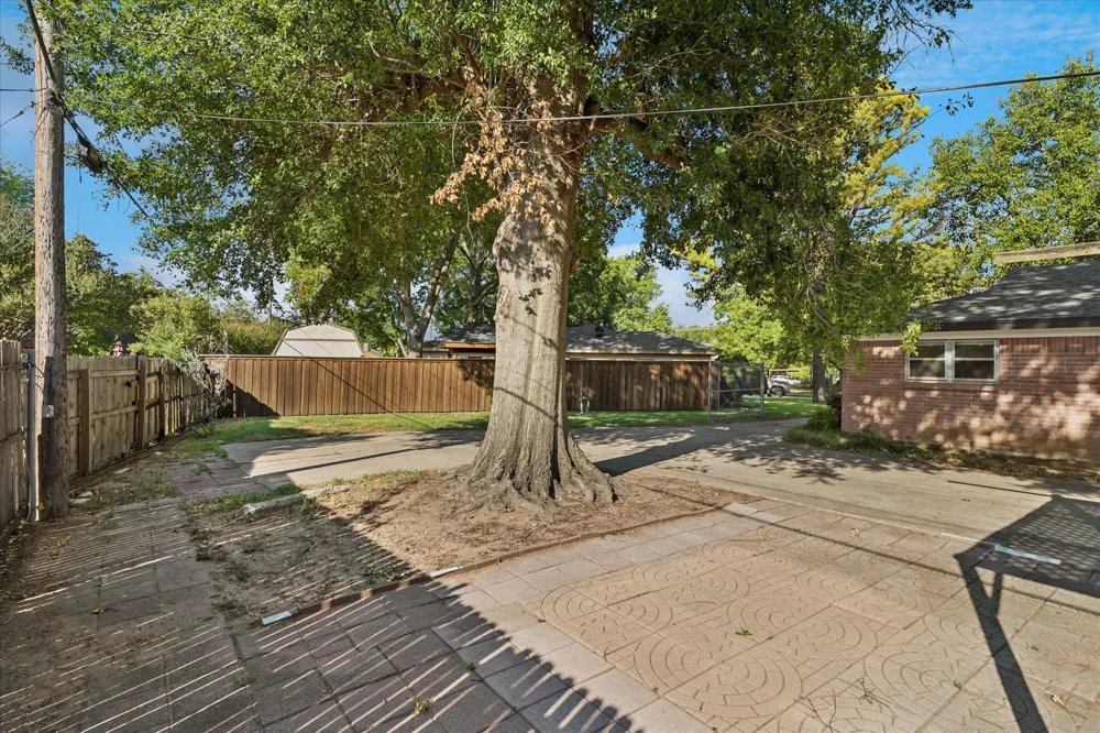 512 Brown Trail Court Hurst, TX 76053