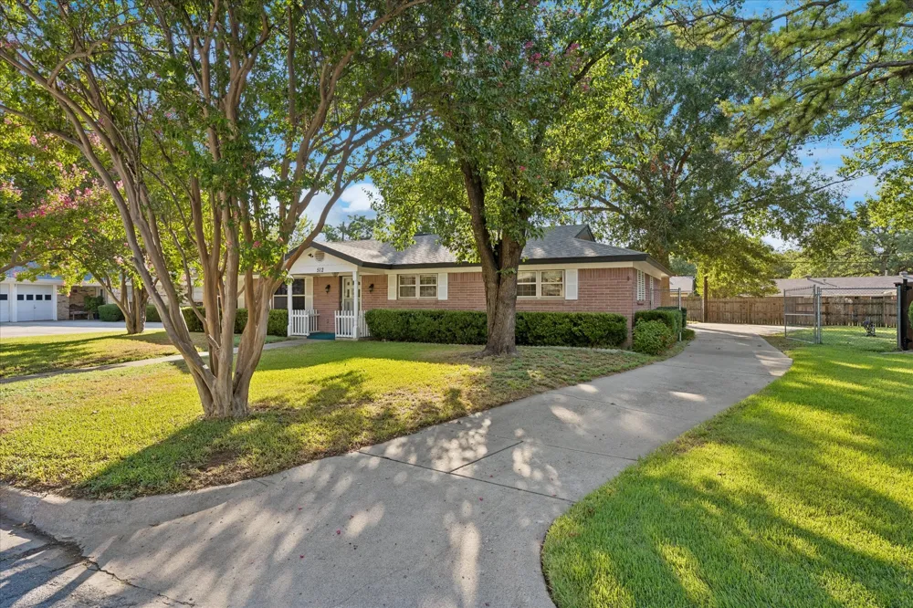 512 Brown Trail Court Hurst, TX 76053