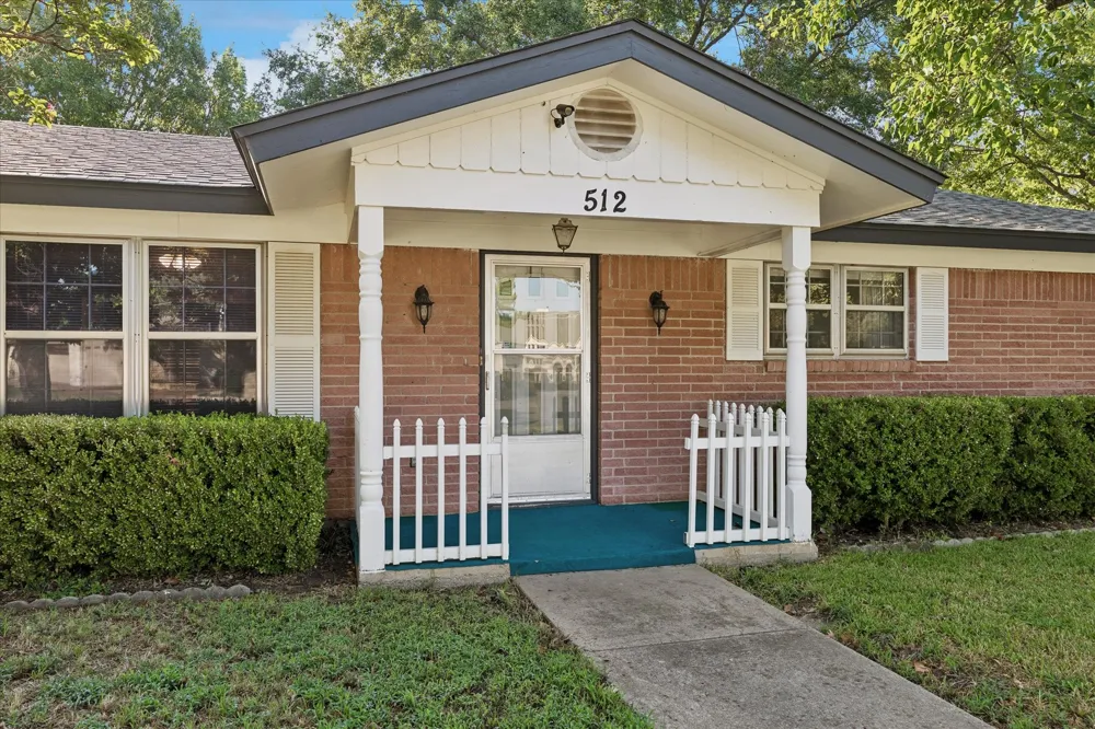 512 Brown Trail Court Hurst, TX 76053