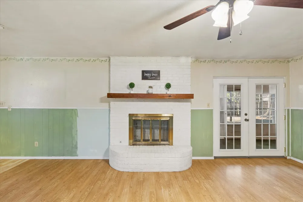 512 Brown Trail Court Hurst, TX 76053