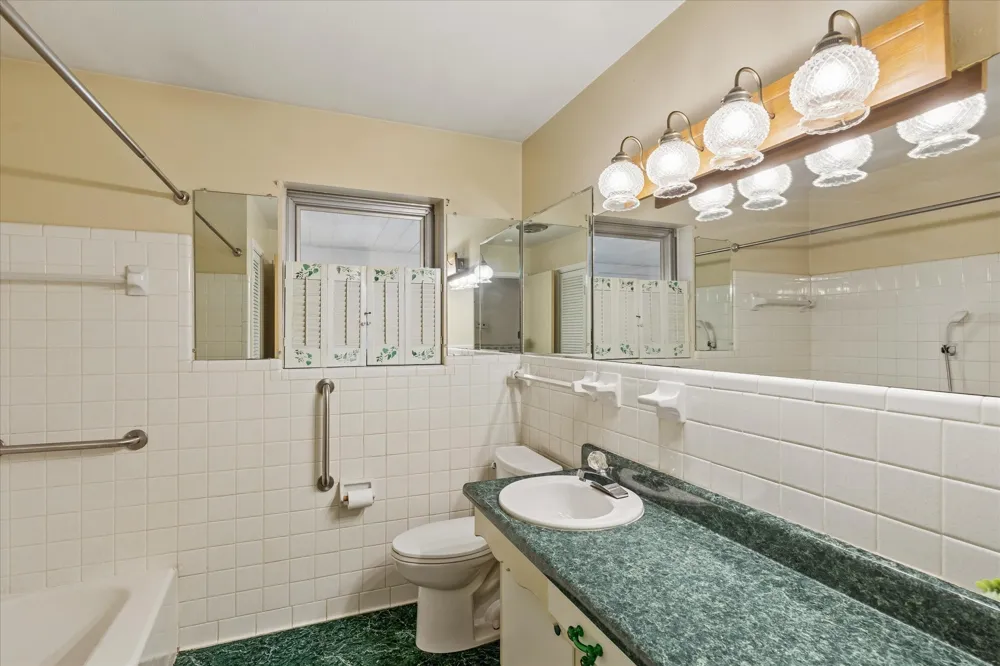 512 Brown Trail Court Hurst, TX 76053