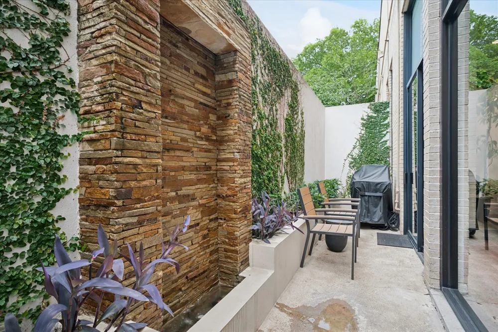3210 Elizabeth Street Dallas, TX 75204