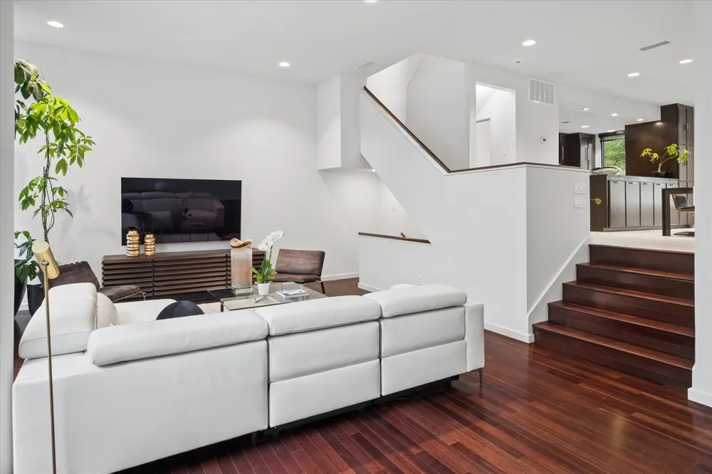 3210 Elizabeth Street Dallas, TX 75204