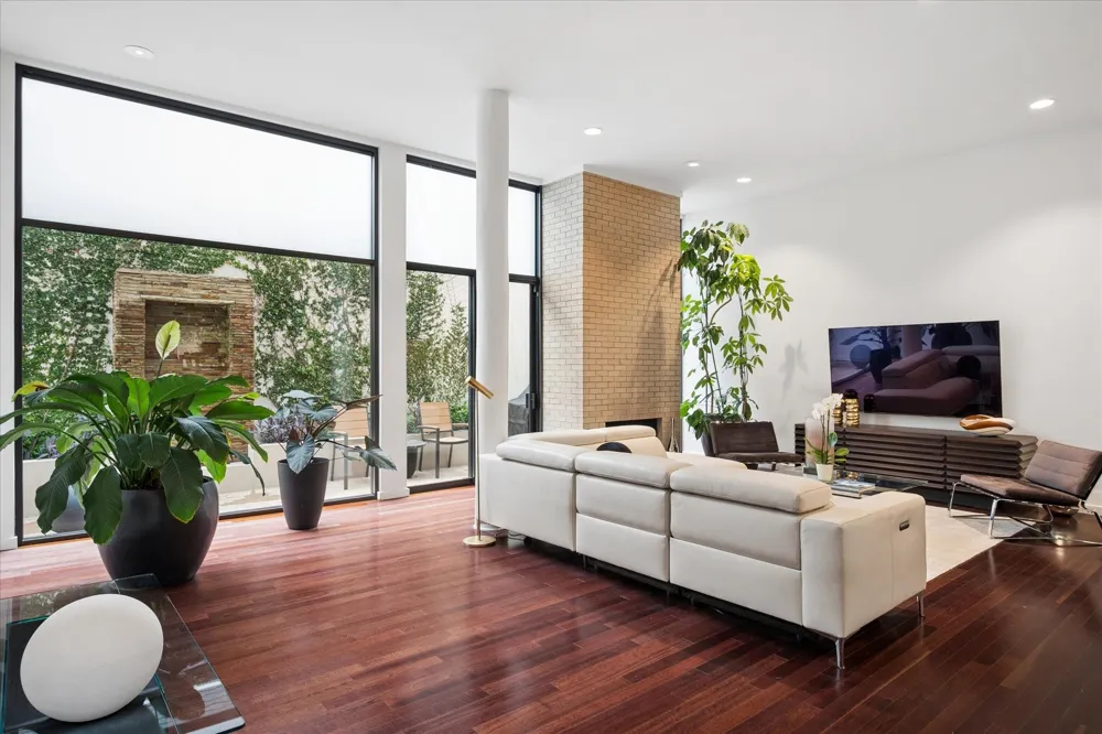3210 Elizabeth Street Dallas, TX 75204