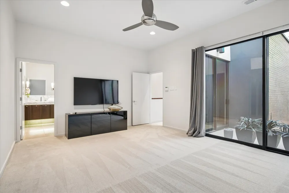 3210 Elizabeth Street Dallas, TX 75204