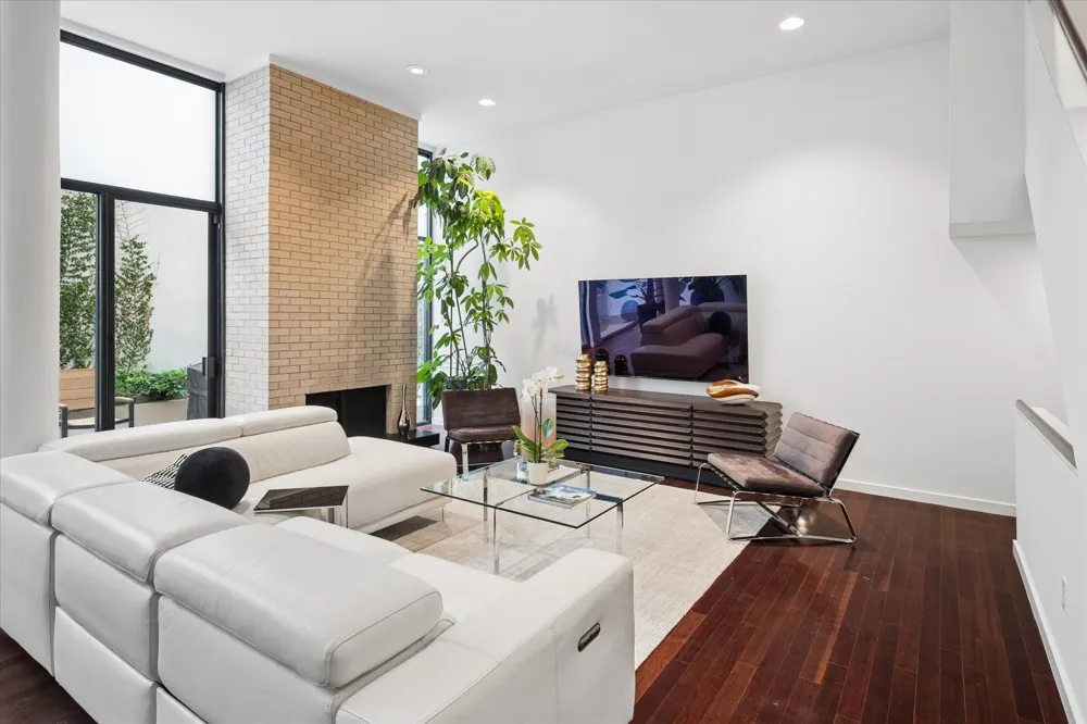 3210 Elizabeth Street Dallas, TX 75204