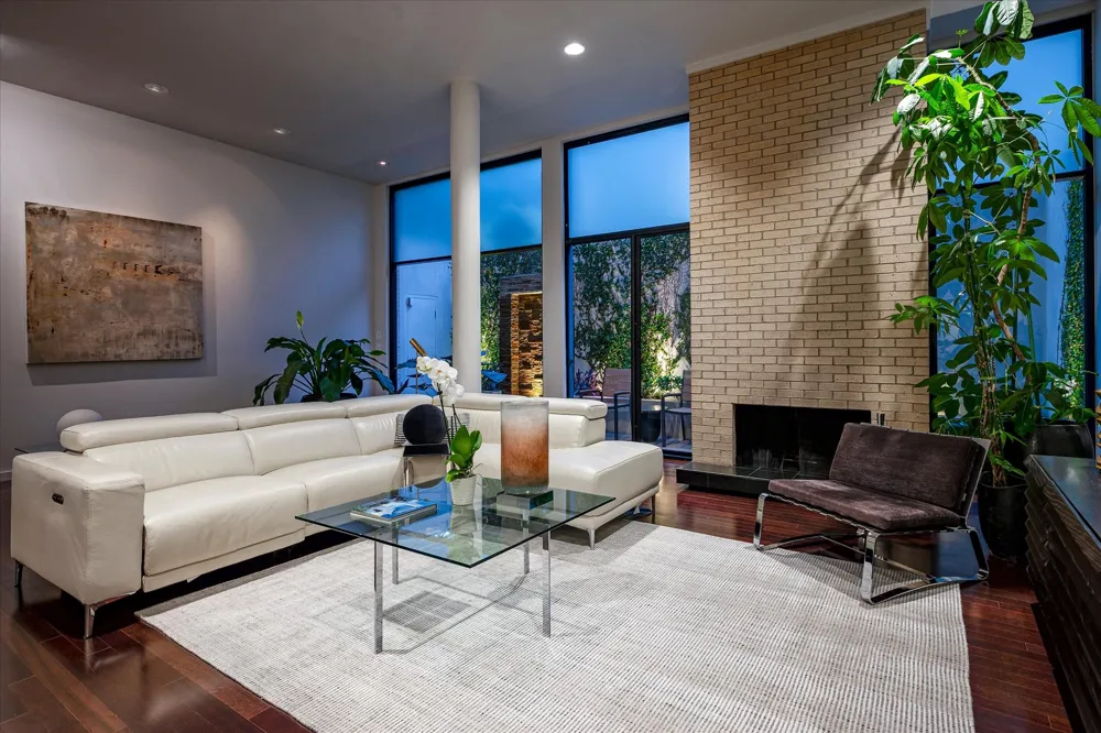 3210 Elizabeth Street Dallas, TX 75204